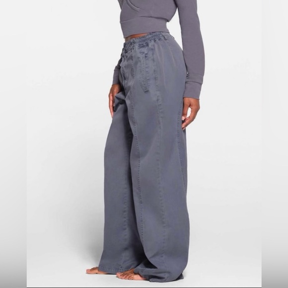 SKIMS Kim K. Outdoor Woven wide leg pants XL X-Large Steel Blue Kardashian - Picture 3 of 8